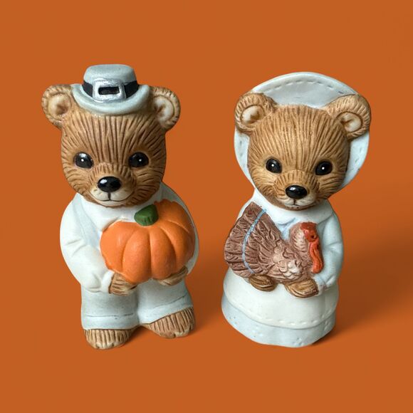 Homco Thanksgiving Bear Figurines: Pilgrim Couple with Pumpkin & Turkey - Picture 1 of 4
